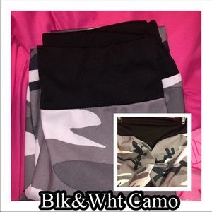 🦅Black and White Ruching Camo Workout Pants